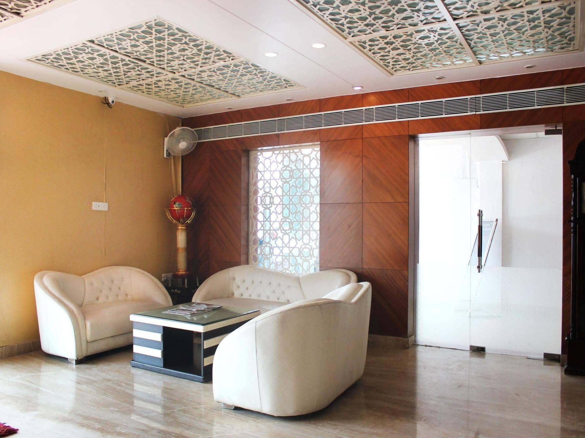 Hotel Rajmandir 法里达巴德 外观 照片